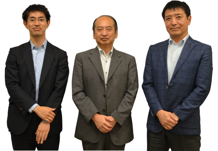 地域未来企画代表理事 室田伸一(右端)